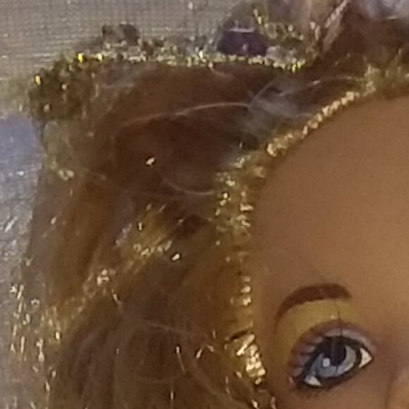 Pre-owned Limited Edition Sleeping Beauty Barbie 1997 - Picture 5 of 5